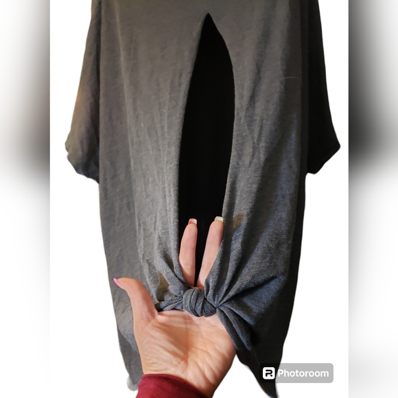 American Eagle BNWT Distressed Open Back Short Sleeve tee - Picture 3 of 6